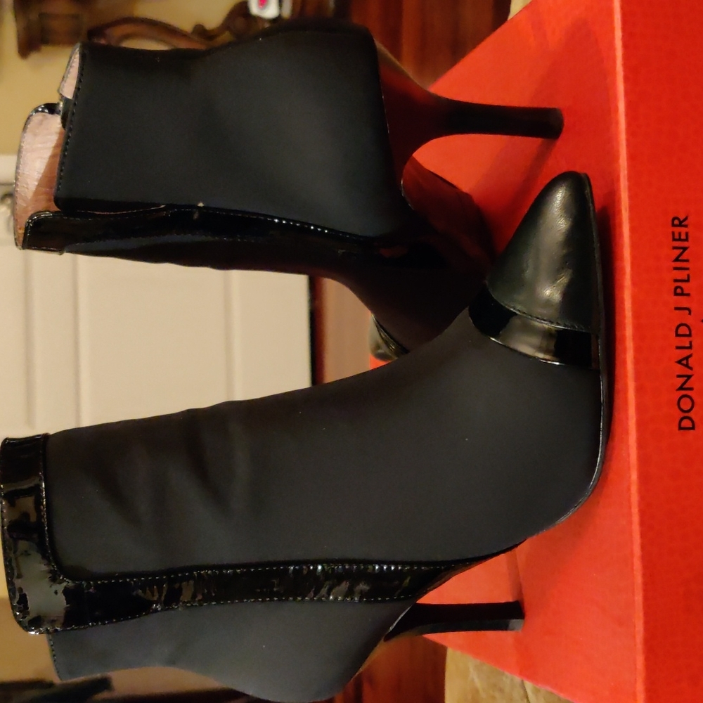 Donald J. Planer genuine leather inside, patent details outside. Leather toe.